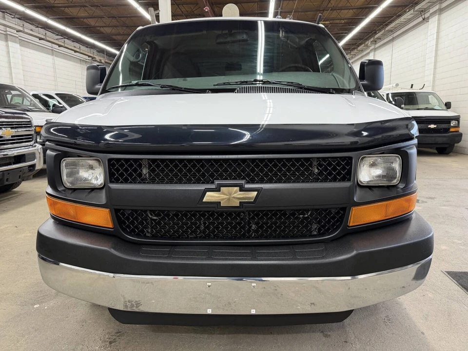 2014 Chevrolet Express - Image 11 of 12