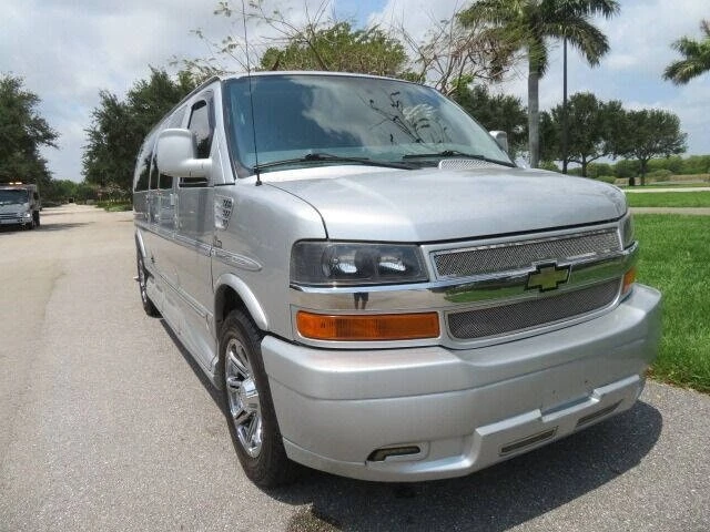 2014 Chevrolet Express - Image 10 of 12