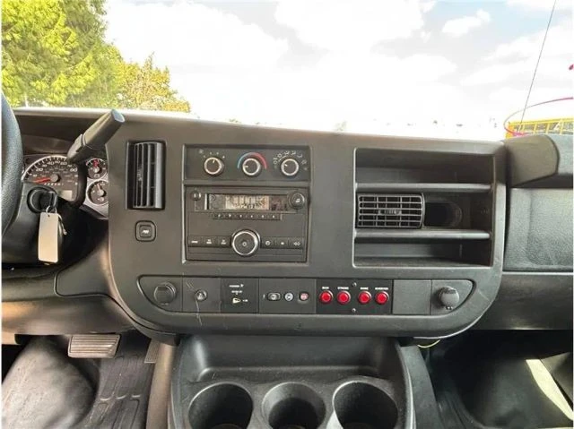 2014 Chevrolet Express - Image 14 of 21
