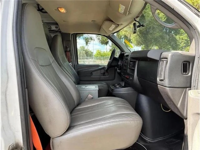 2014 Chevrolet Express - Image 10 of 21