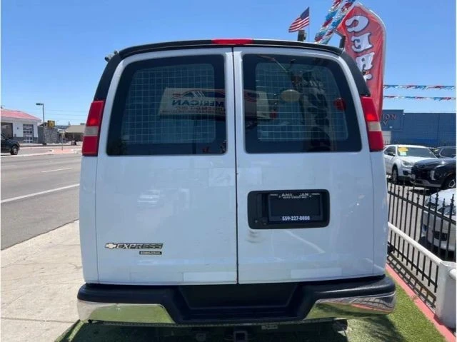 2014 Chevrolet Express - Image 5 of 14
