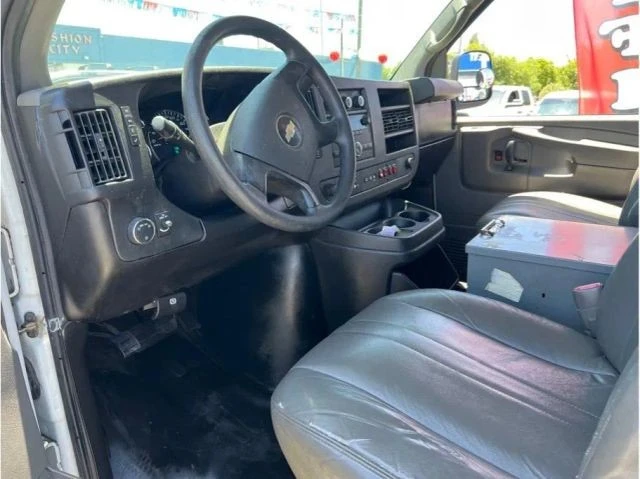 2014 Chevrolet Express - Image 10 of 12
