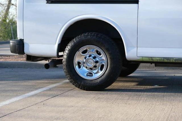 2014 Chevrolet Express - Image 8 of 21
