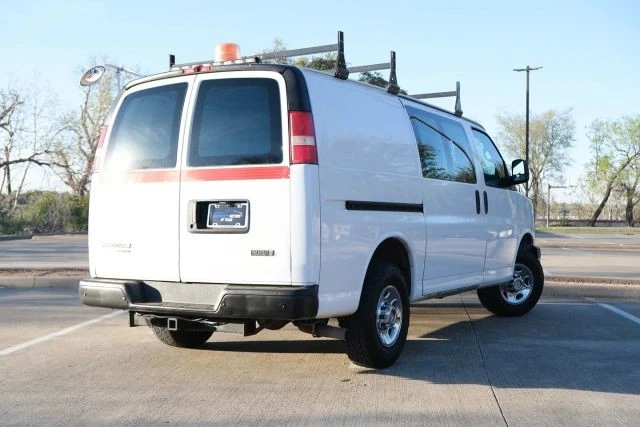2014 Chevrolet Express - Image 16 of 21