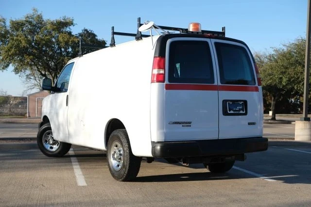 2014 Chevrolet Express - Image 15 of 21