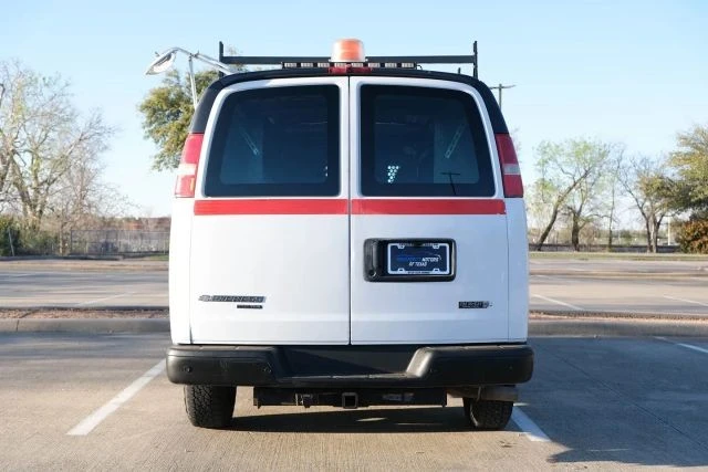 2014 Chevrolet Express - Image 17 of 21