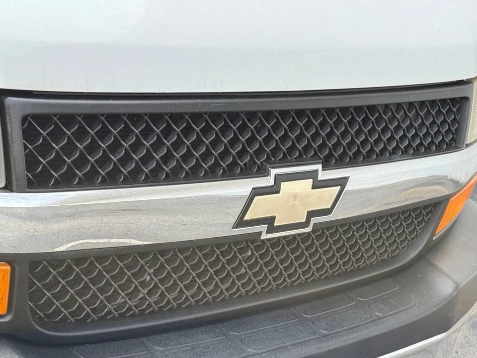 2014 Chevrolet Express - Image 9 of 21