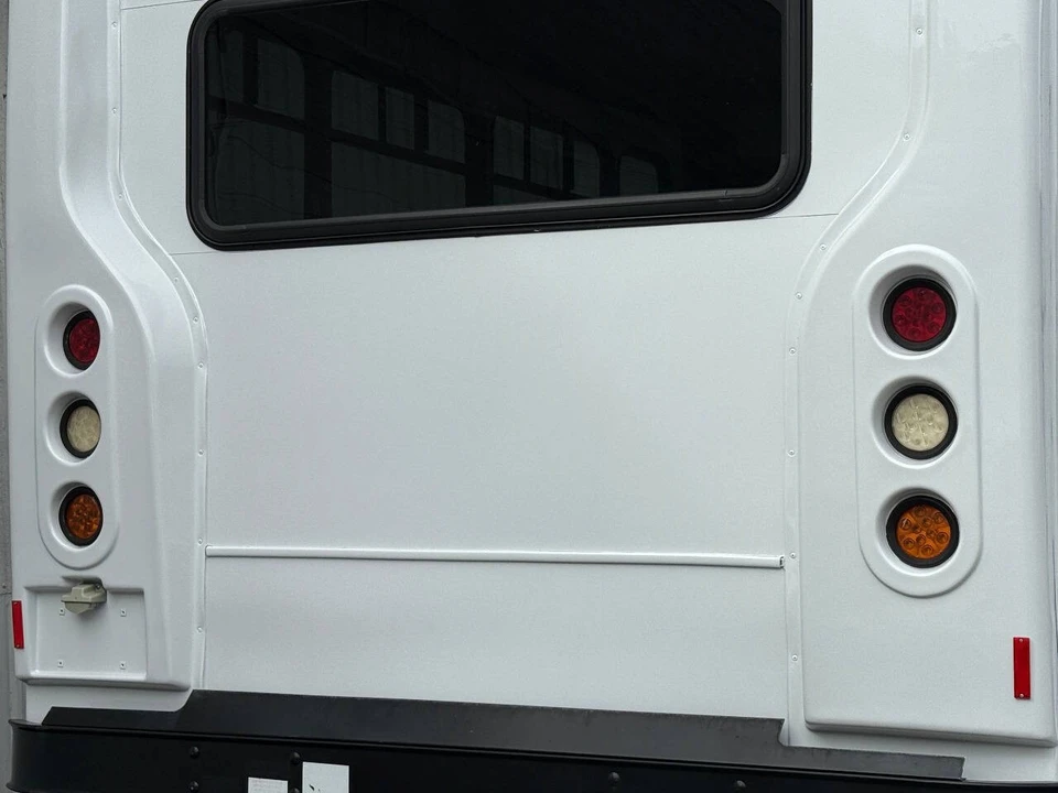 2014 Chevrolet Express - Image 20 of 21