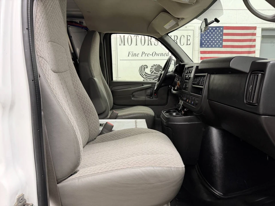 2014 Chevrolet Express - Image 5 of 21