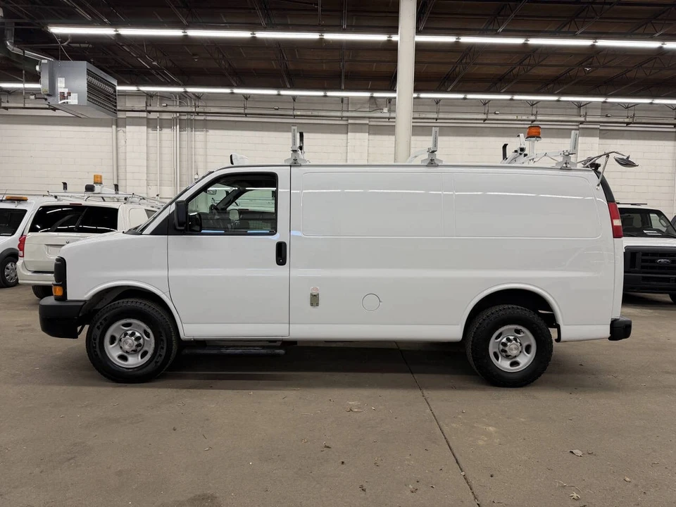 2014 Chevrolet Express - Image 9 of 21