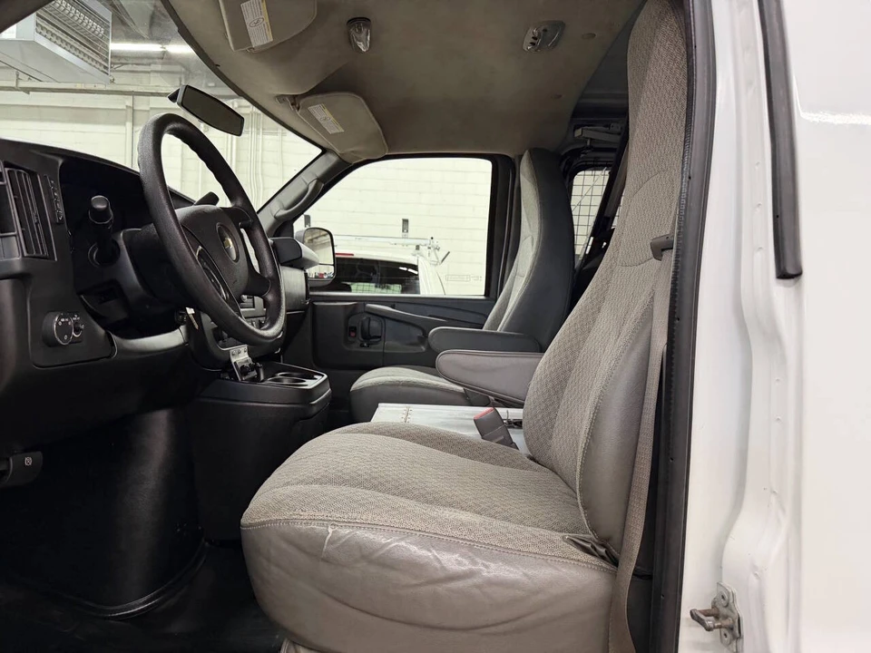 2014 Chevrolet Express - Image 13 of 21
