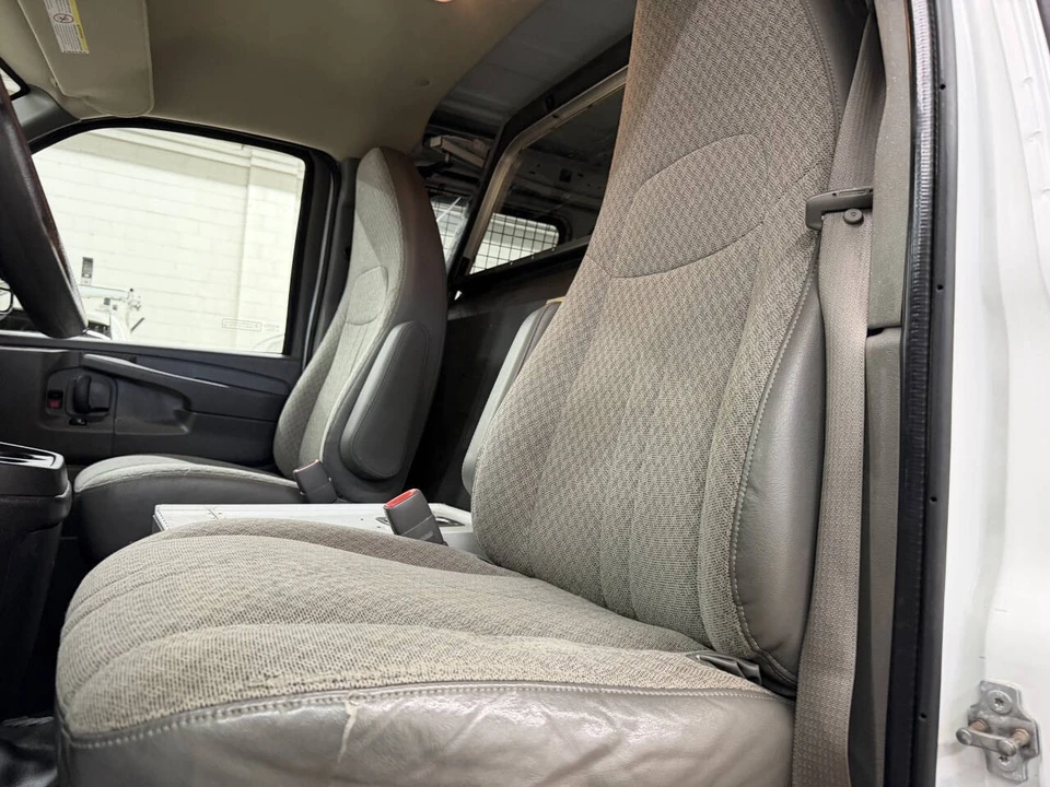 2014 Chevrolet Express - Image 7 of 12