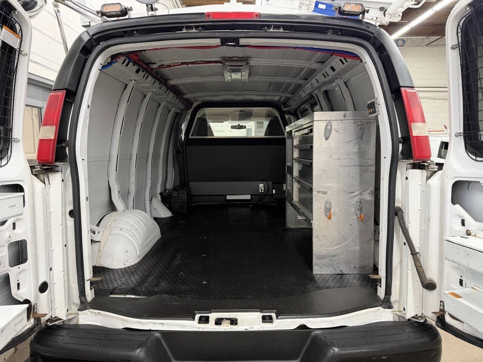 2014 Chevrolet Express - Image 6 of 12