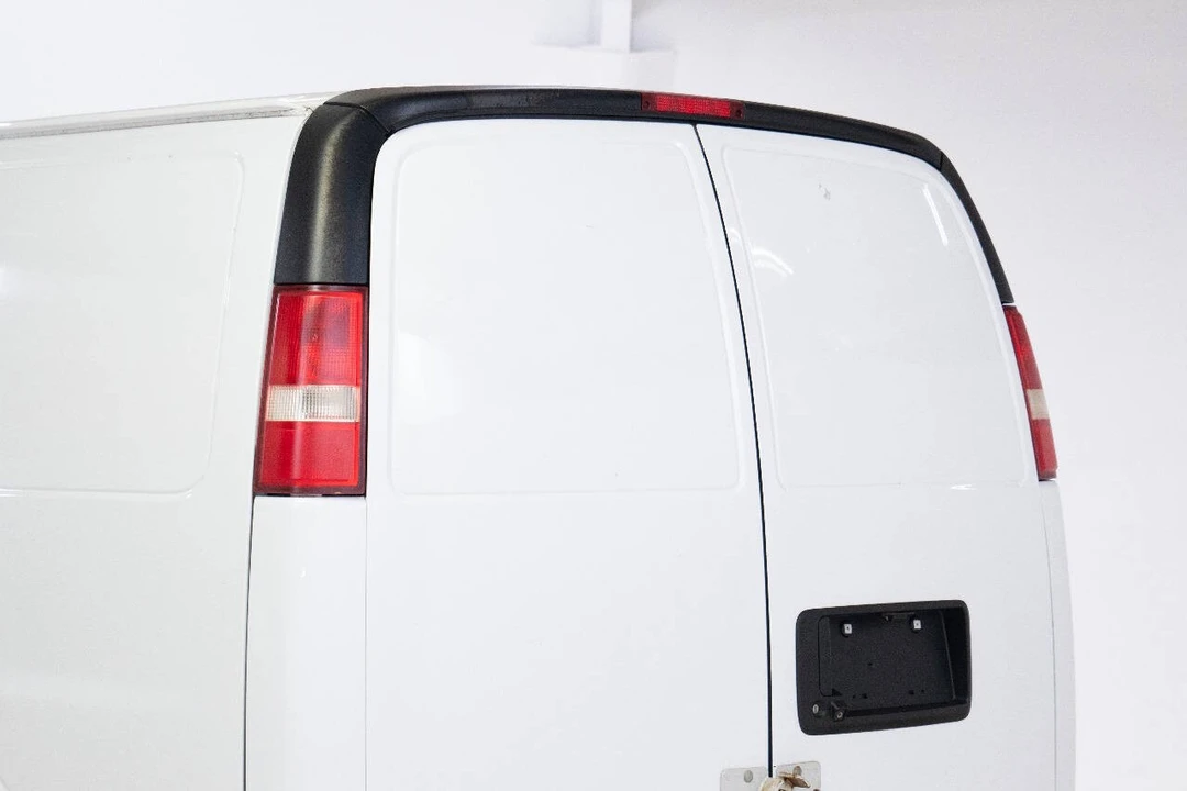 2014 Chevrolet Express - Image 11 of 21