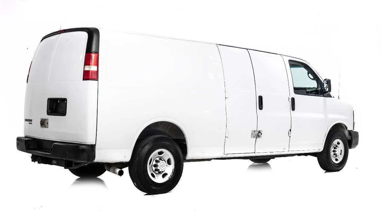2014 Chevrolet Express - Image 3 of 21