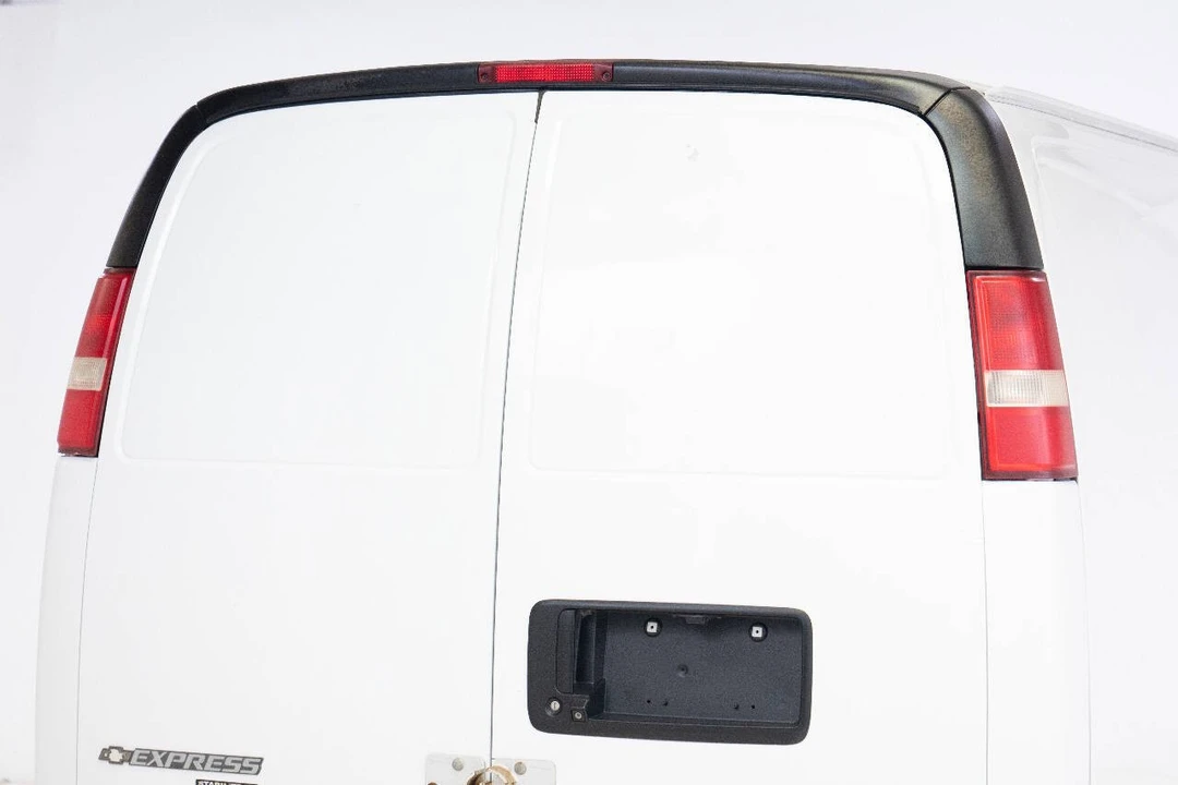 2014 Chevrolet Express - Image 16 of 21
