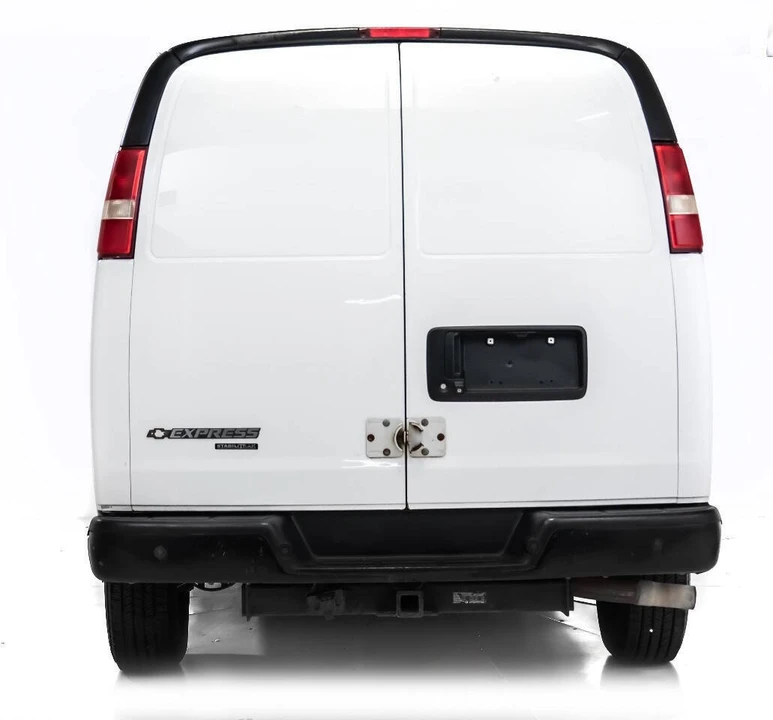 2014 Chevrolet Express - Image 8 of 12