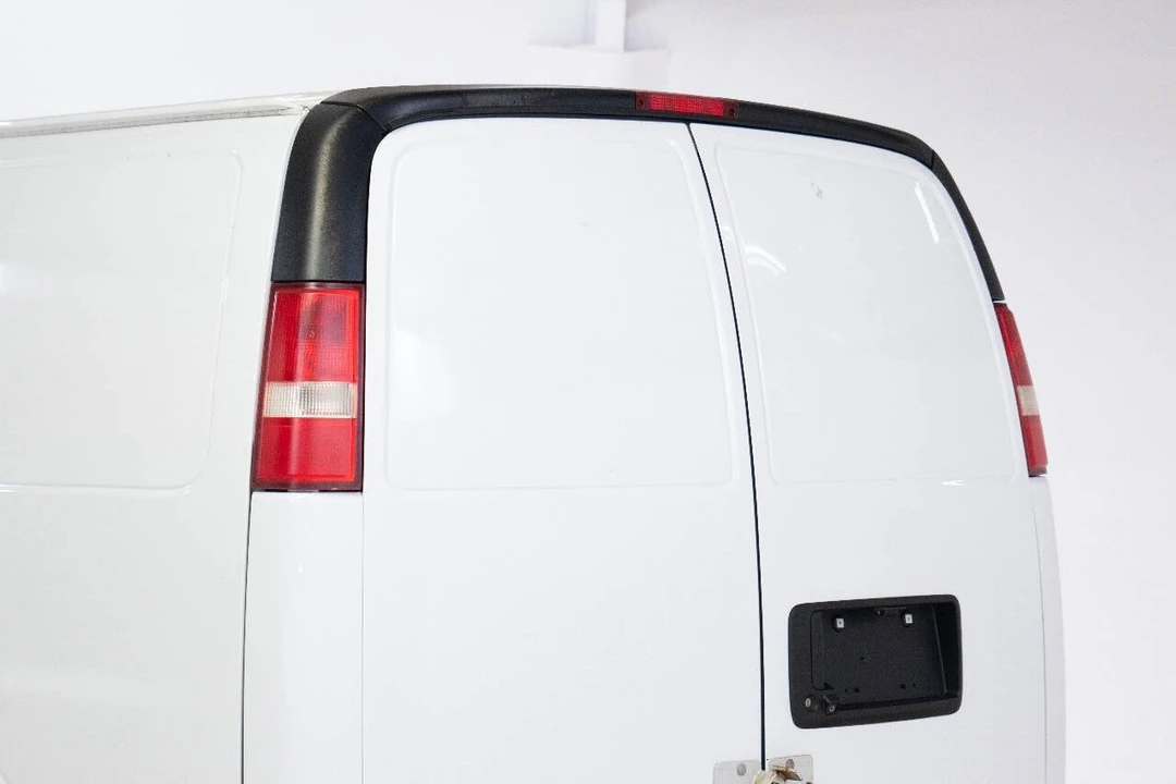 2014 Chevrolet Express - Image 11 of 12