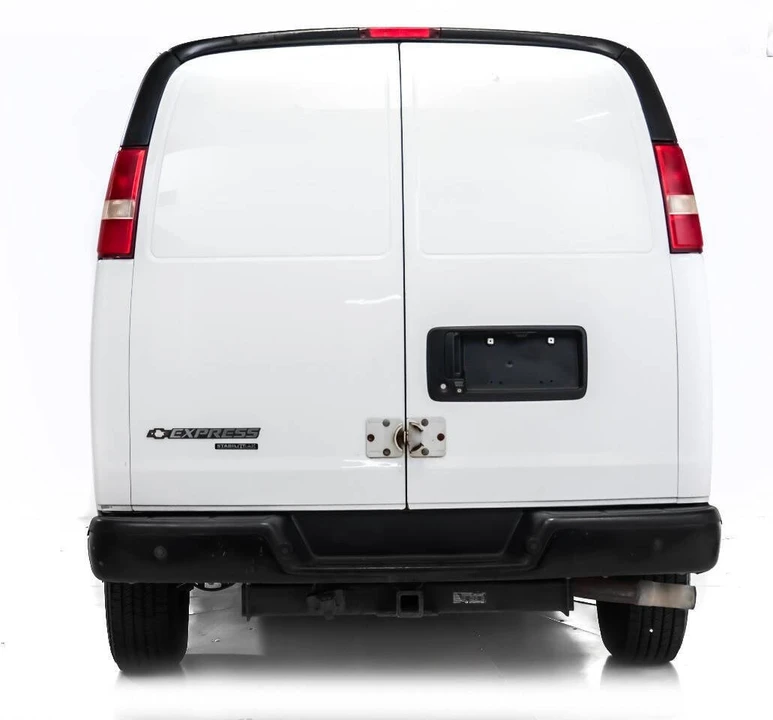 2014 Chevrolet Express - Image 8 of 12