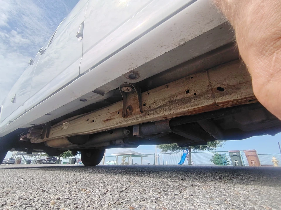 2014 Chevrolet Express - Image 3 of 20