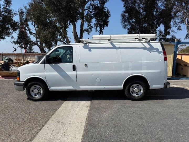 2014 Chevrolet Express - Image 9 of 18