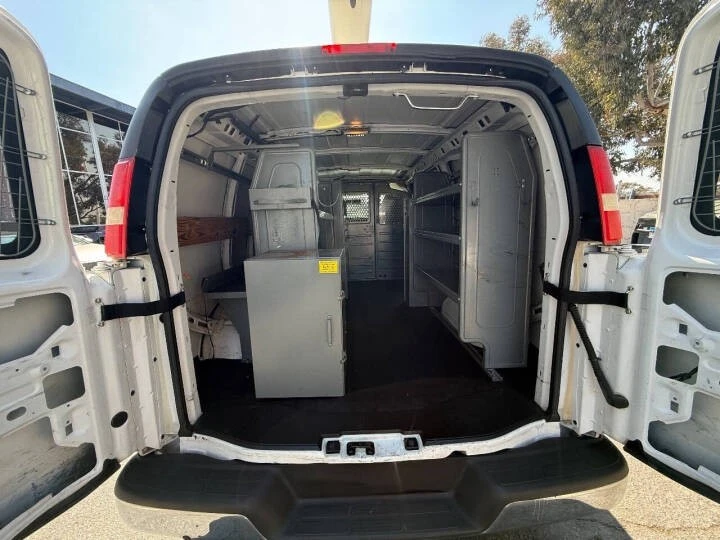 2014 Chevrolet Express - Image 10 of 18