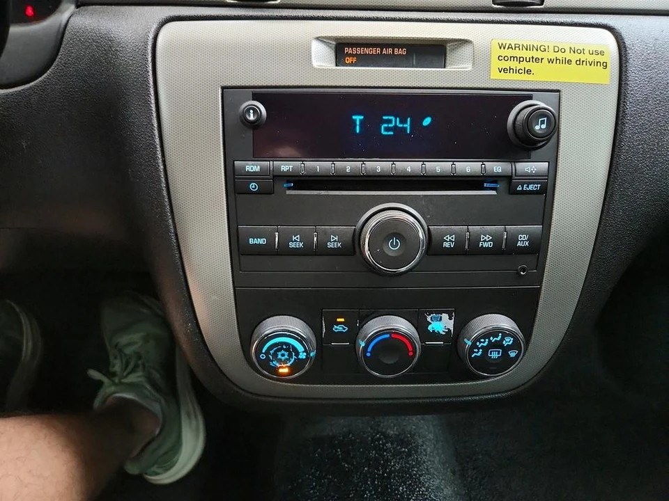 2014 Chevrolet Impala 10th Gen - Image 17 of 31
