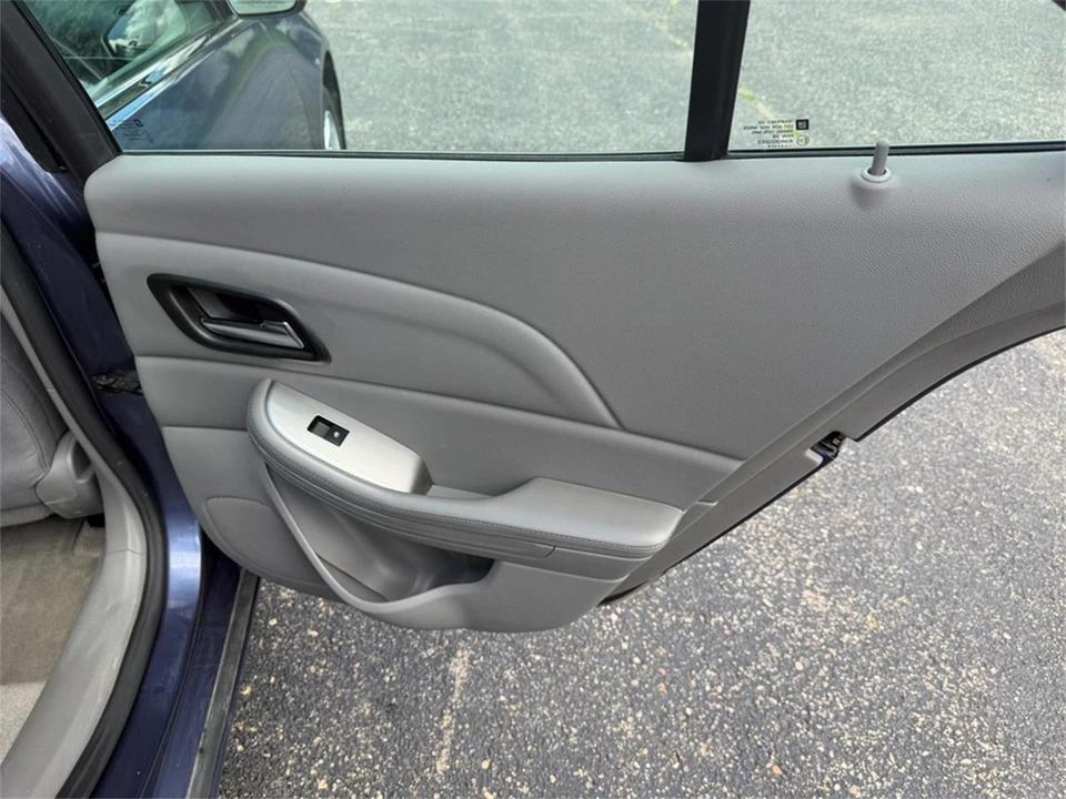 2014 Chevrolet Malibu - Image 24 of 31