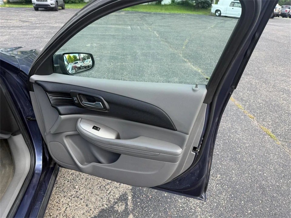 2014 Chevrolet Malibu - Image 28 of 31
