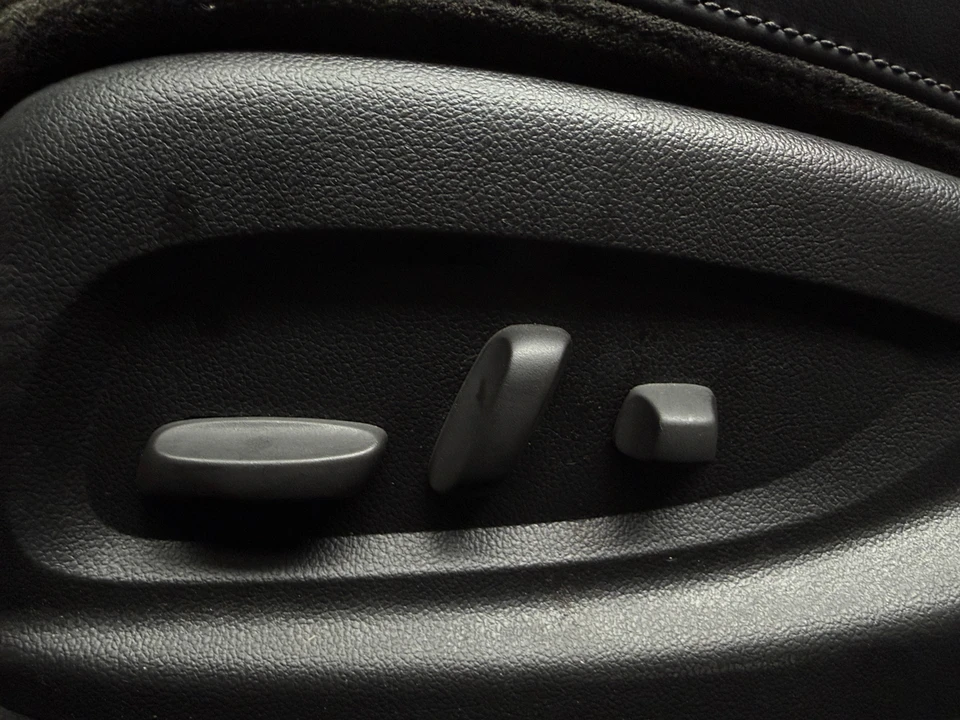 2014 Chevrolet SS - Image 10 of 31
