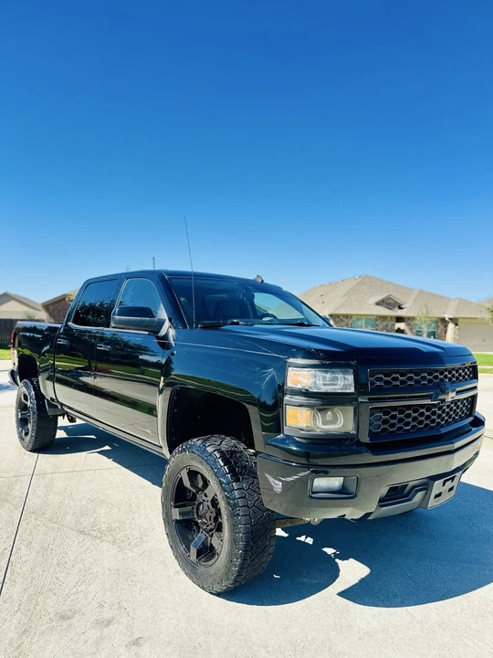 2014 Chevrolet Silverado 3rd Gen - Image 2 of 8
