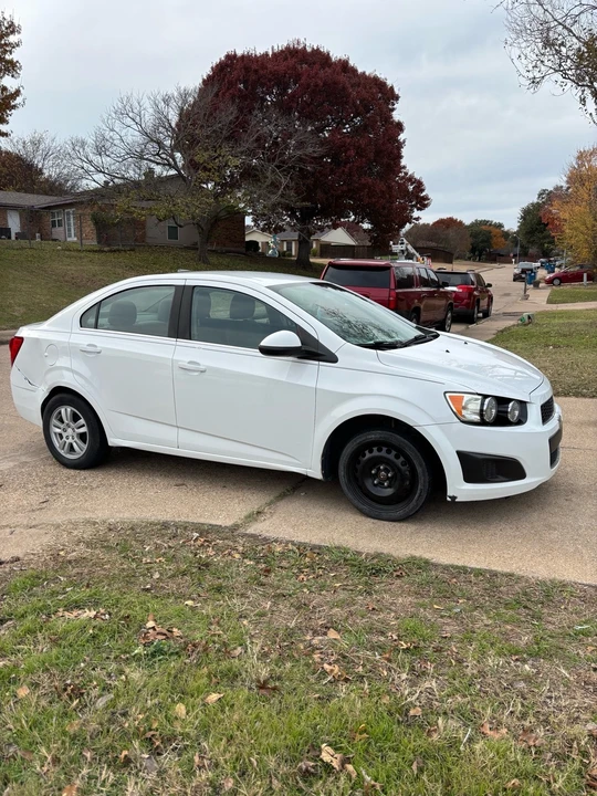 2014 Chevrolet Aveo/Sonic - Image 3 of 12