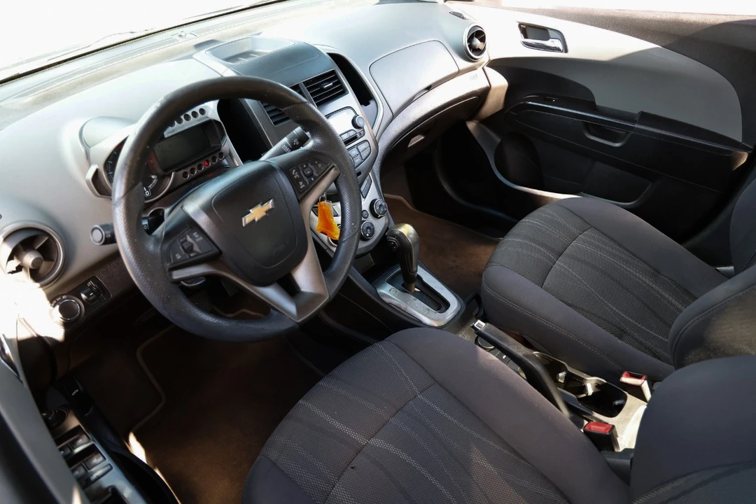 2014 Chevrolet Aveo/Sonic - Image 4 of 12