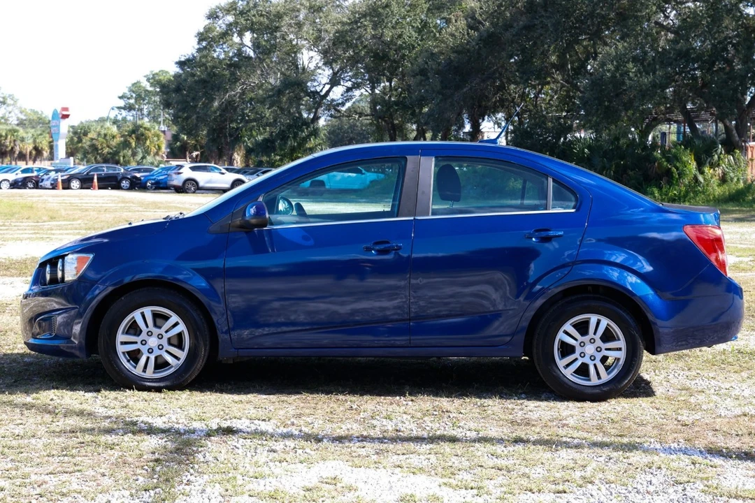 2014 Chevrolet Aveo/Sonic - Image 3 of 12