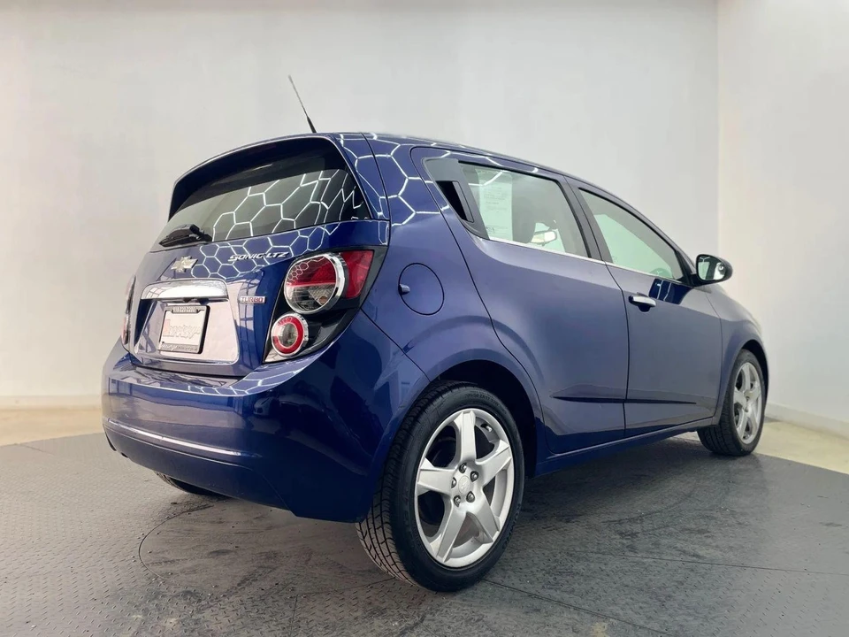 2014 Chevrolet Aveo/Sonic - Image 4 of 21