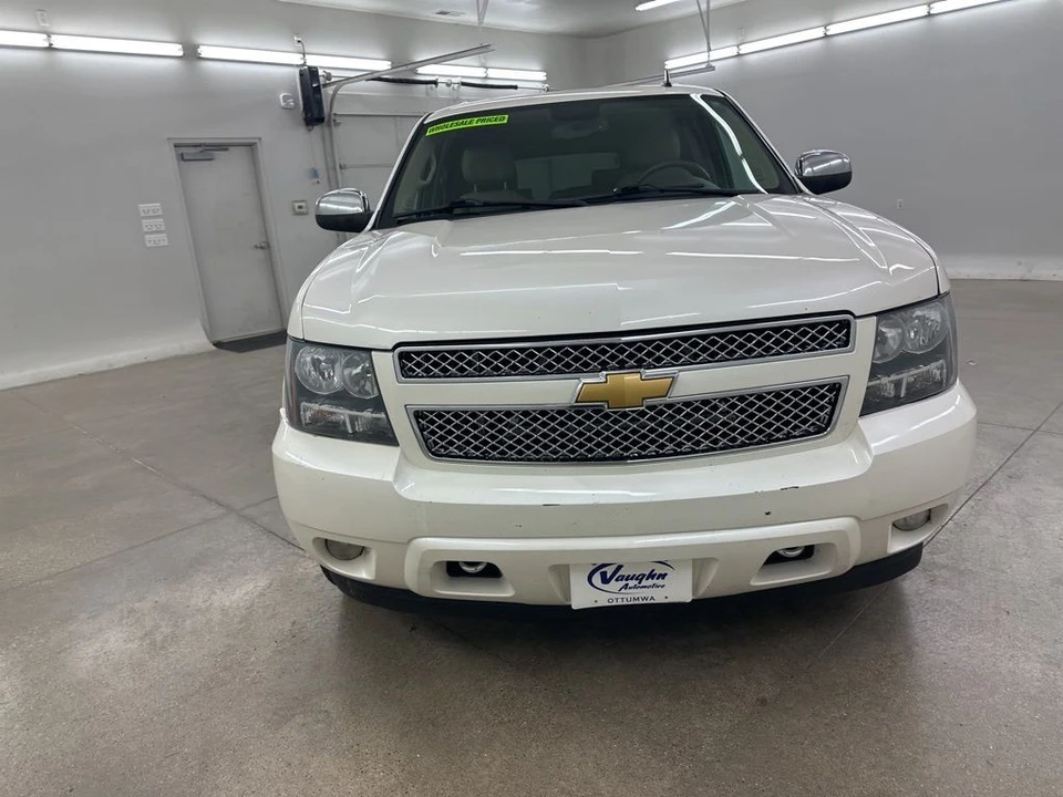 2014 Chevrolet Suburban 10th Gen - Image 4 of 12