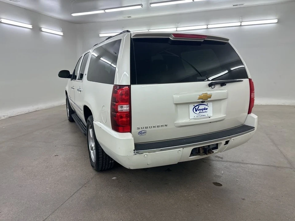 2014 Chevrolet Suburban 10th Gen - Image 9 of 12