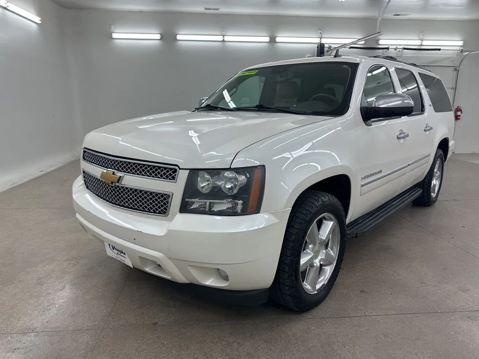 2014 Chevrolet Suburban 10th Gen - Image 6 of 12