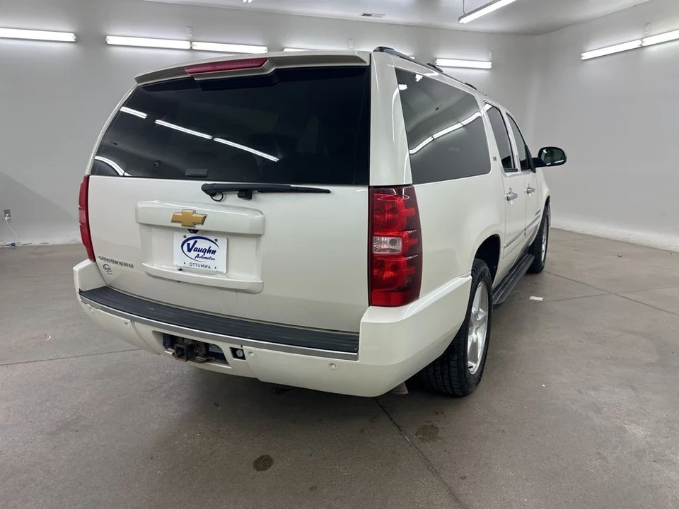 2014 Chevrolet Suburban 10th Gen - Image 11 of 12