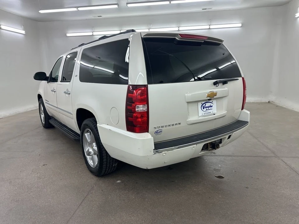 2014 Chevrolet Suburban 10th Gen - Image 8 of 12