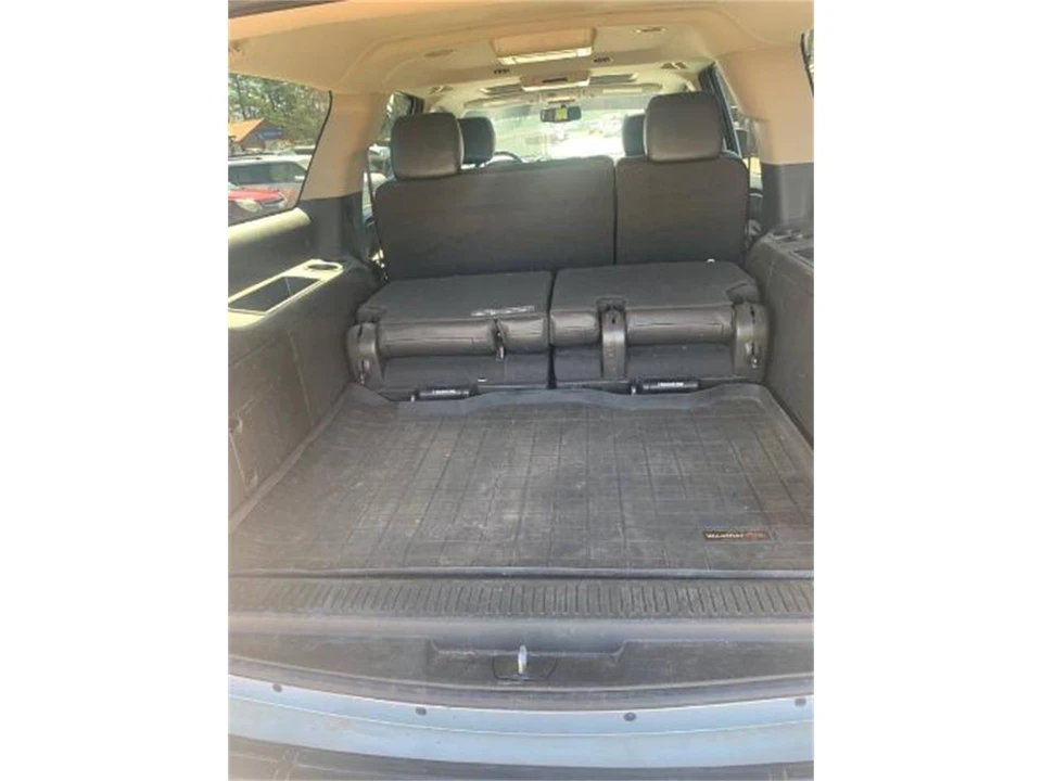 2014 Chevrolet Suburban 10th Gen - Image 10 of 11