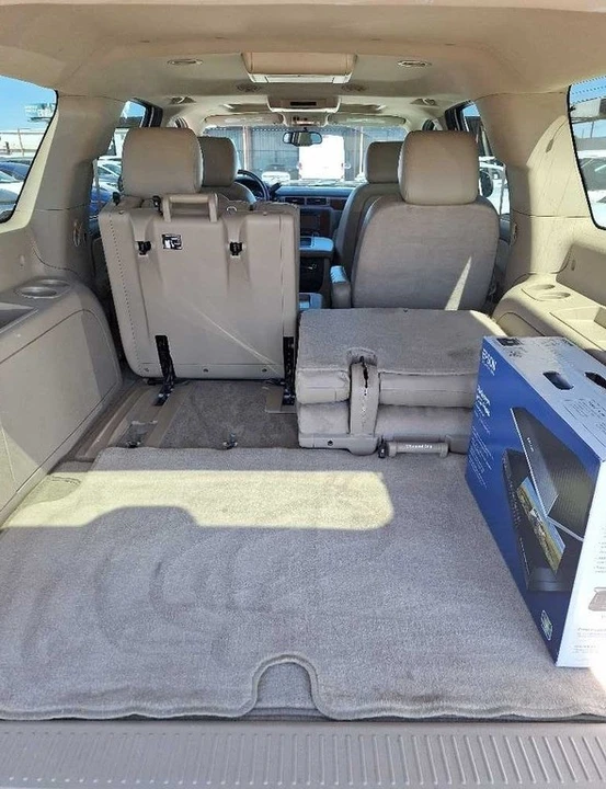 2014 Chevrolet Suburban 10th Gen - Image 12 of 21