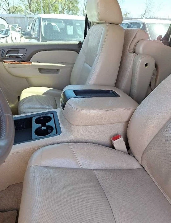 2014 Chevrolet Suburban 10th Gen - Image 10 of 21