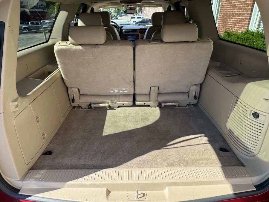 2014 Chevrolet Suburban 10th Gen - Image 8 of 14