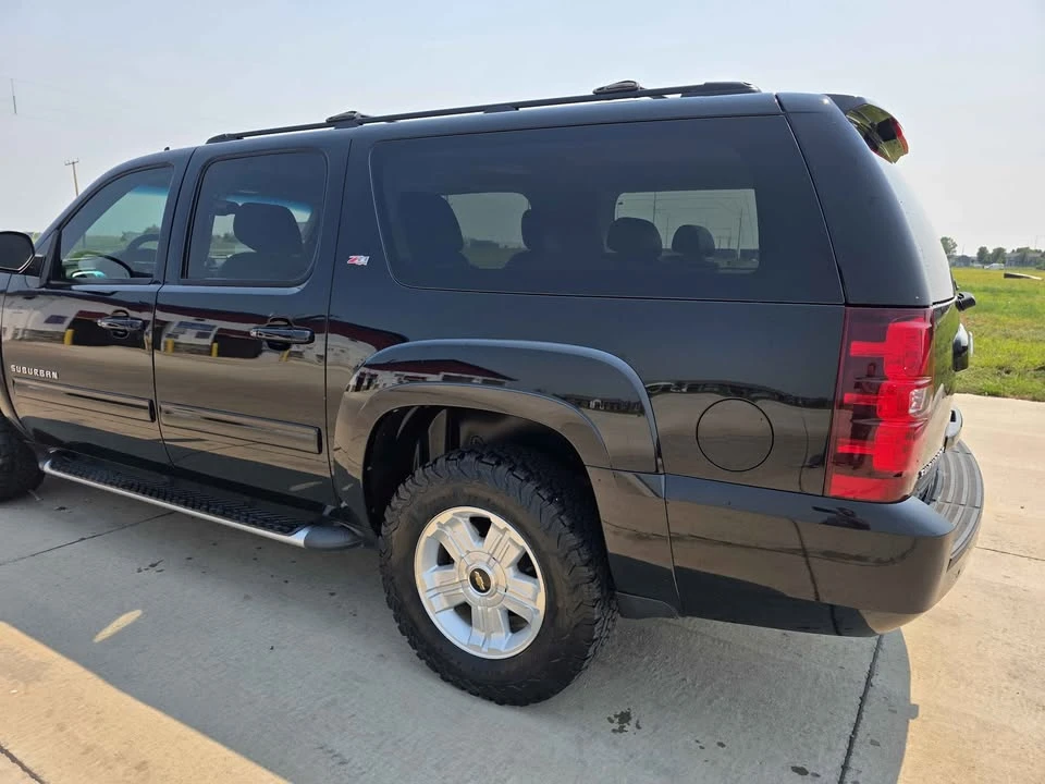 2014 Chevrolet Suburban 10th Gen - Image 3 of 20