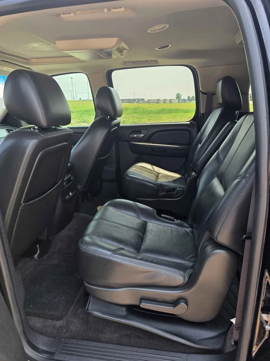 2014 Chevrolet Suburban 10th Gen - Image 12 of 20
