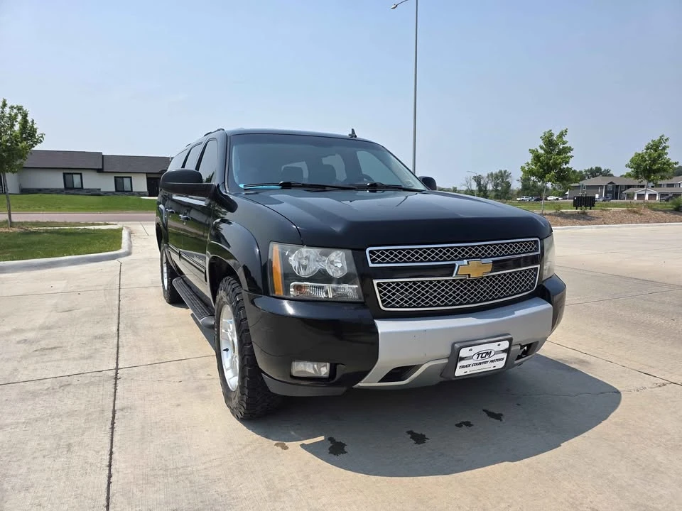 2014 Chevrolet Suburban 10th Gen - Image 8 of 20