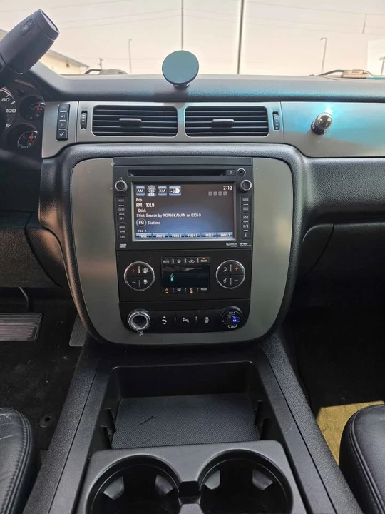 2014 Chevrolet Suburban 10th Gen - Image 11 of 20