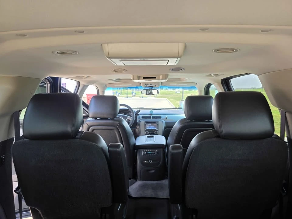 2014 Chevrolet Suburban 10th Gen - Image 15 of 20
