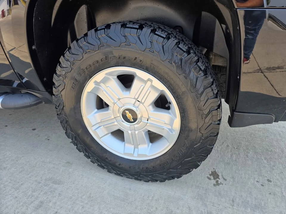2014 Chevrolet Suburban 10th Gen - Image 18 of 20